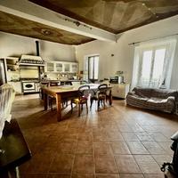 CASA DI CORTE A CIVIDATE AL PIANO