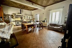 CASA DI CORTE A CIVIDATE AL PIANO