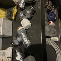 Valvole e detentori termosifoni