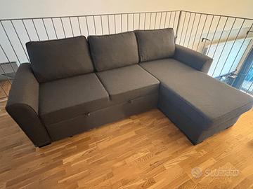 Divano letto con penisola e contenitore