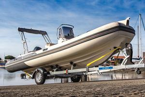 Rimorchio nuovo AREA 1300