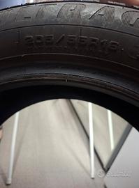 4 Pneumatici per Automobile marca Goodyear