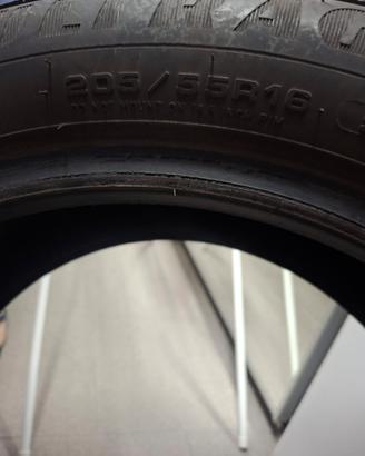 4 Pneumatici per Automobile marca Goodyear