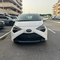 Toyota Aygo Connect 1.0 VVT-i 72 CV 5 porte x-play