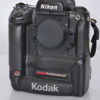 NIKON DCS 760 - CORPO F5 DIGITALE 6mp + 1 batteria