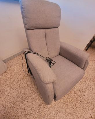 Poltrona motorizzata spazio relax con telecomando