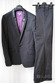 Abito nero elegante stile smoking c/revers