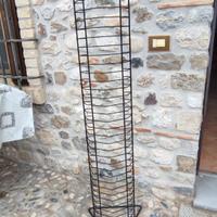 Contenitore colonna in ferro per videocassette