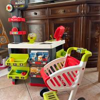 Supermercato con carrello