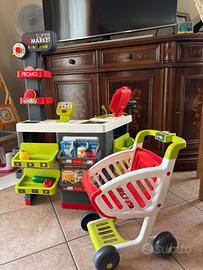 Supermercato con carrello