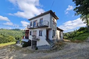 Casa indipendente con ampio porticato
