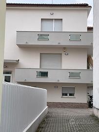 Vendita villa bifamiliare taverna e primo piano