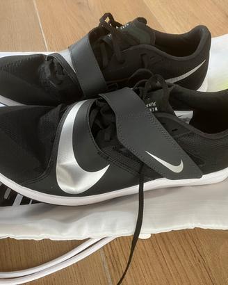 NUOVE chiodate salto in lungo nike taglia 43