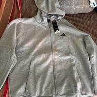 Felpa adidas con cappuccio
