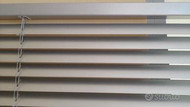 Tende veneziane in alluminio nere