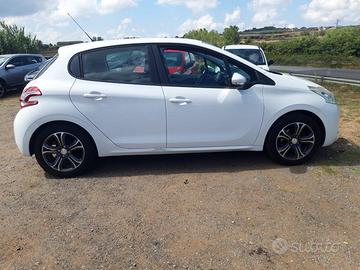 Peugeot 208 1.2 bianca 5 p.