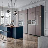 Cucine Isola Tavolo - Dispensa Colonne e Living