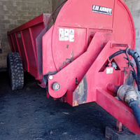 Attrezzature agricole inutilizzate