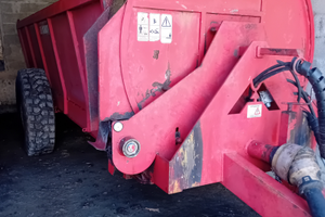 Attrezzature agricole inutilizzate