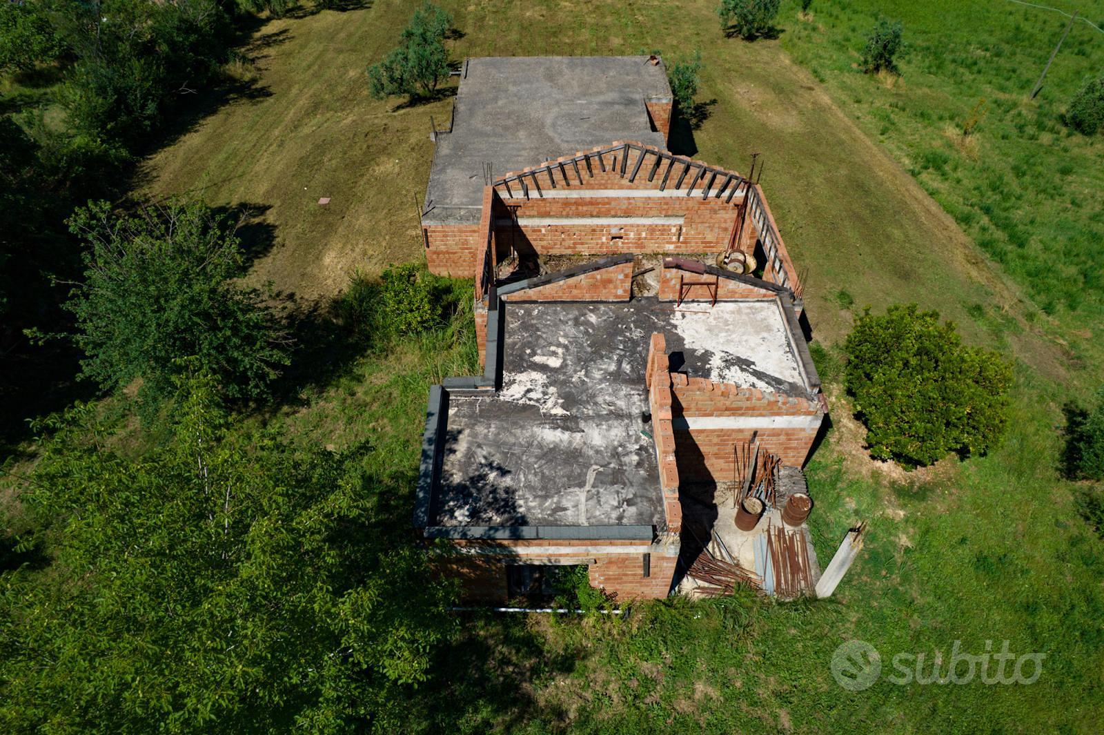 Rustico bifamigliare con terreno annesso - Vista 2