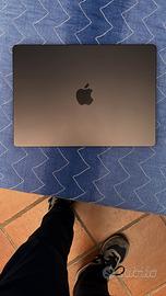 Mac Book pro 14 inch