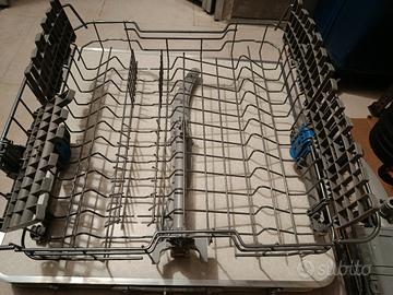 cestelli lavastovig Indesit + vaschetta brillantan