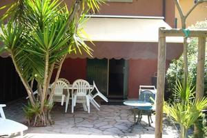 Piano terra con grazioso spazio esterno