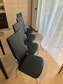 4 sedie similpelle nere