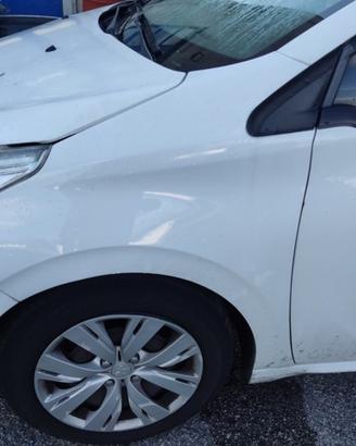 Parafango sinistro PEUGEOT 208 del 2012