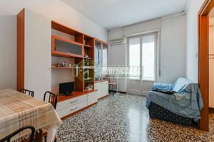 BILOCALE ALL'ULTIMO PIANO NEL CUORE DI ORENO