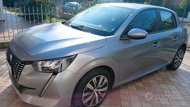 peugeut 208 benzina 5000km