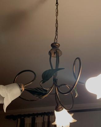 Lampadario in ferro battuto