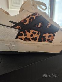 scarpe modello Ash