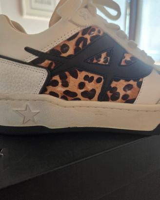 scarpe modello Ash