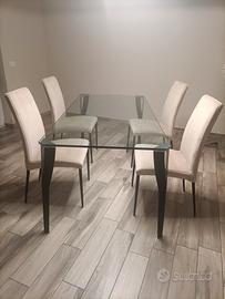 tavolo cristallo con 4 sedie in velluto