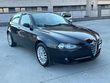 Alfa Romeo 147 1.6 16V TS 5P. Distinctive 45.000km
