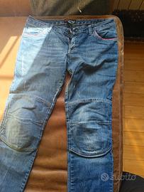 pantaloni moto con protezioni 