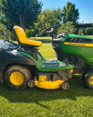 Trattorimo tosaerba John Deere modello X166R