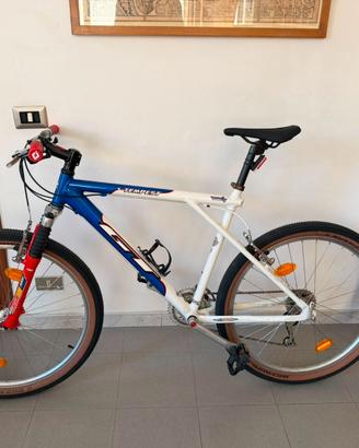 GT TEMPEST - mtb restomod 26