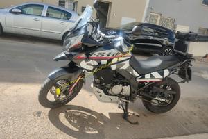 MOTOCICLETTA SUZUKI 650