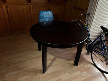 Tavolo nero allungabile