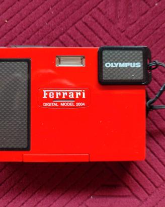 Macchina fotografica Olympus ' Ferrari 2004 '