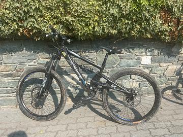 Bicicletta downhill
