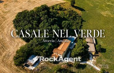 Casa indipendente di 700 m² con più di 5 locali e 