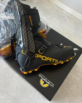 Scarpone sci alpinismo  Lasportiva stratos hibrid