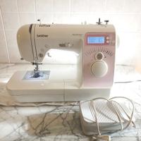 Macchina da cucire marca Brother, modello INNOV-IS