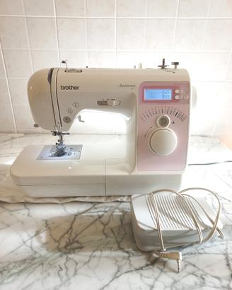 Macchina da cucire marca Brother, modello INNOV-IS