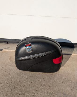 Givi E41 Keyless + Telaietto per Honda NC 750 X