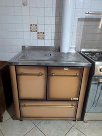Stufa a legna/cucina 