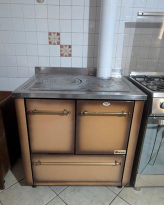 Stufa a legna/cucina 